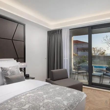 Ellure Luxury 4* Сплит
