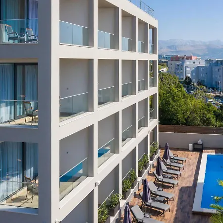 Отель Ellure Luxury