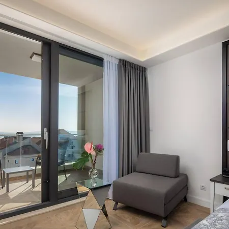 Отель Ellure Luxury 4*