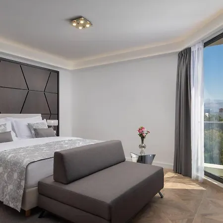 Отель Ellure Luxury Сплит