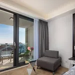 מלון Ellure Luxury 4*