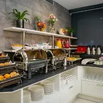 מלון Ellure Luxury 4*