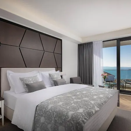 Ellure Luxury Hotel 4*