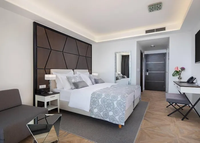 Ellure Luxury 酒店