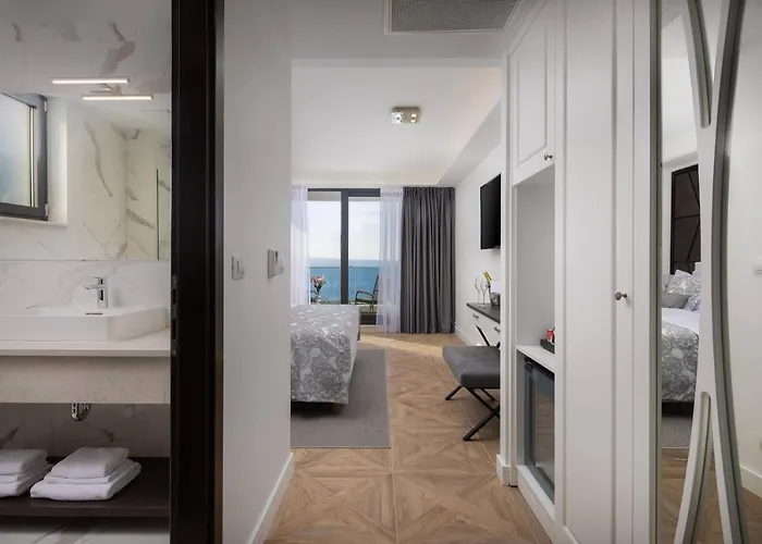 Hotel Ellure Luxury 4*