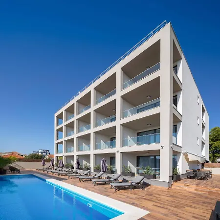 Ellure Luxury